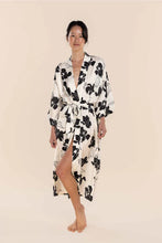 Load image into Gallery viewer, Gingerlilly Daisy Silky Satin Robe