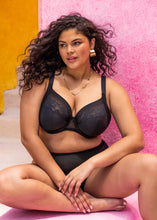 Load image into Gallery viewer, Elomi Nerina U/W Plunge Bra - Black