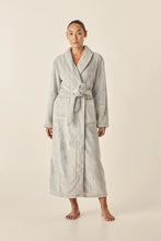 Load image into Gallery viewer, Gingerlilly Plush Robe - Grey
