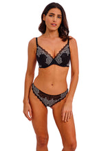 Load image into Gallery viewer, Wacoal Lace Perfection Push Up Bra - Black/Ivory
